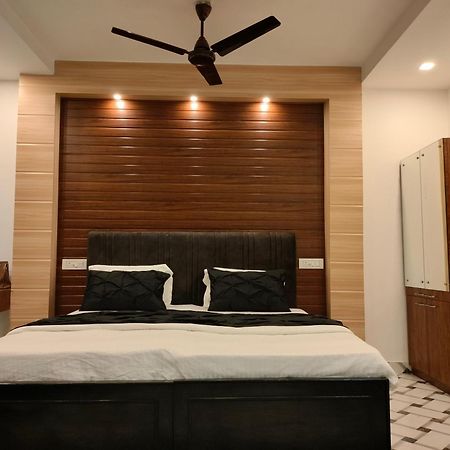 Bed and Breakfast Kollolini Calcutta  Esterno foto