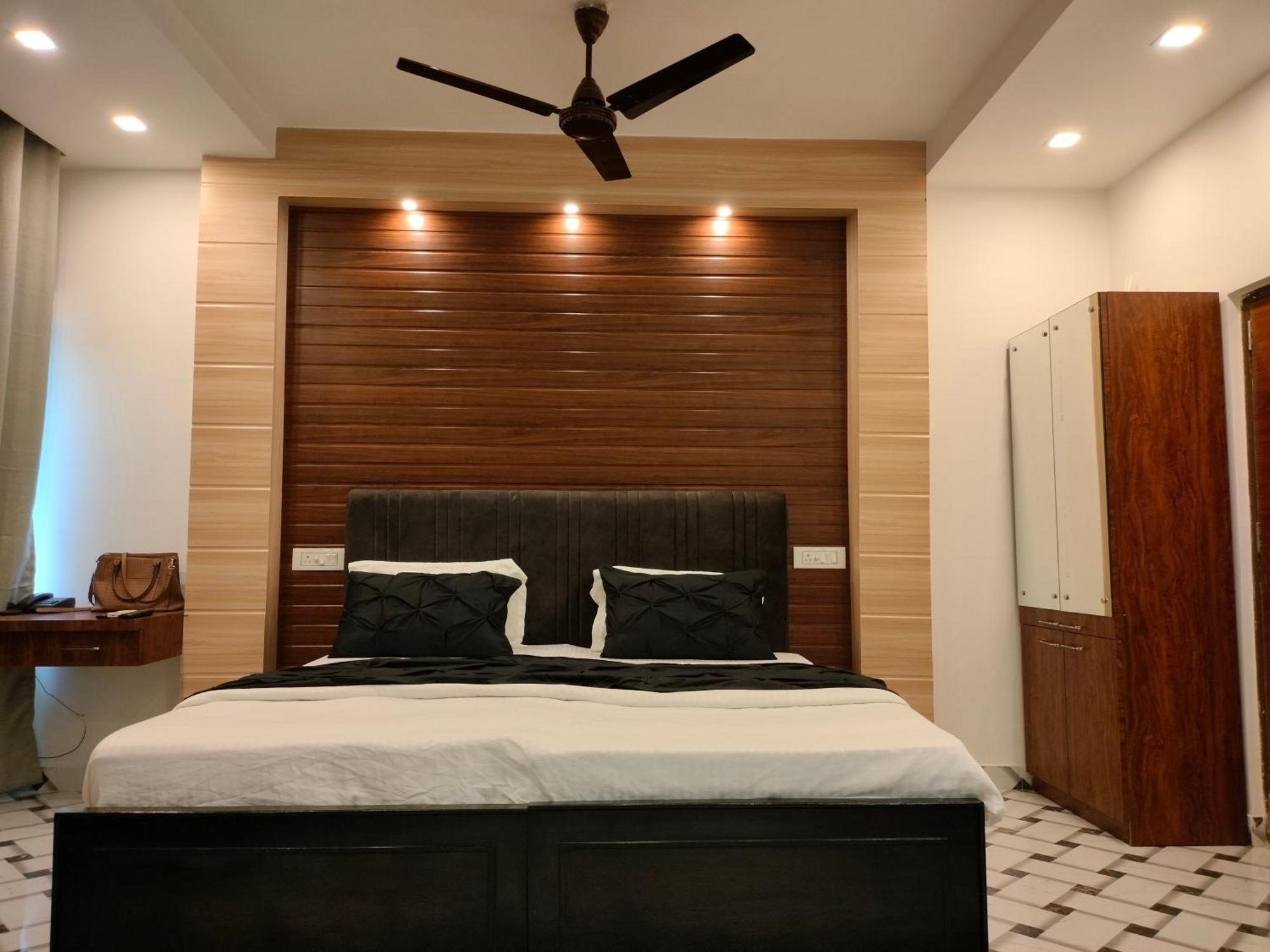 Bed and Breakfast Kollolini Calcutta  Esterno foto