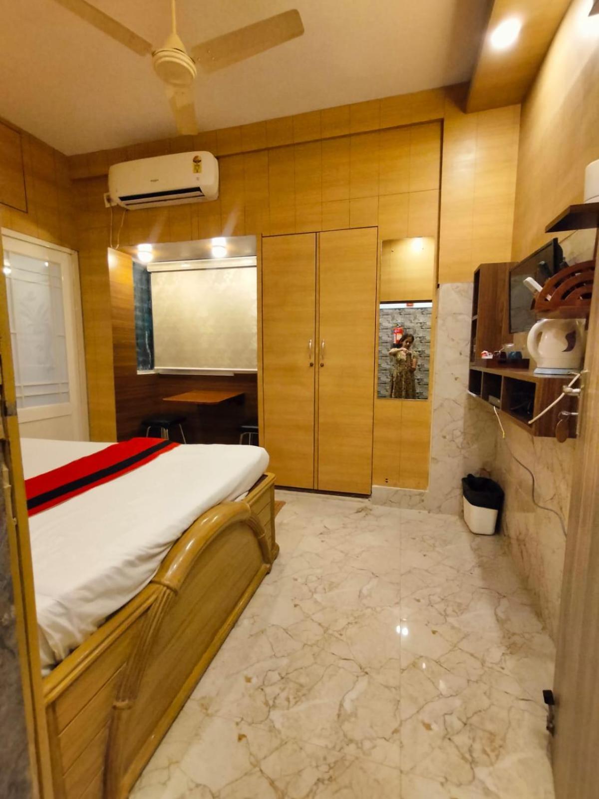 Bed and Breakfast Kollolini Calcutta  Esterno foto